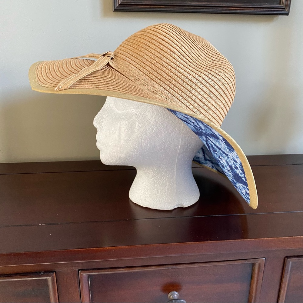 David & Young Straw Floppy Hat NWOT
